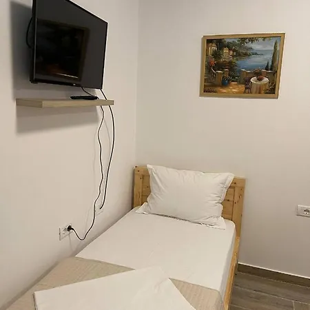The White 4* Bogova