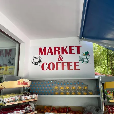 The White ゲストハウス