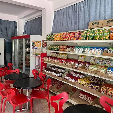 The White بيت ضيافة Bogove